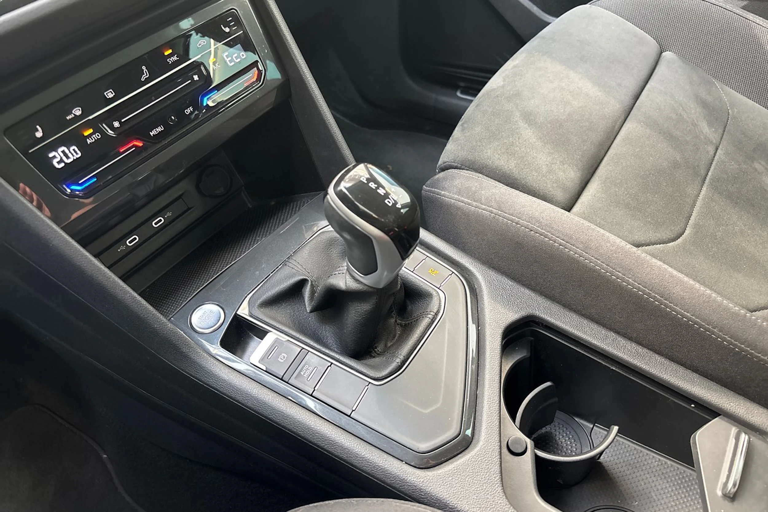 met. sininen Volkswagen Tiguan 2024 kuva 25.