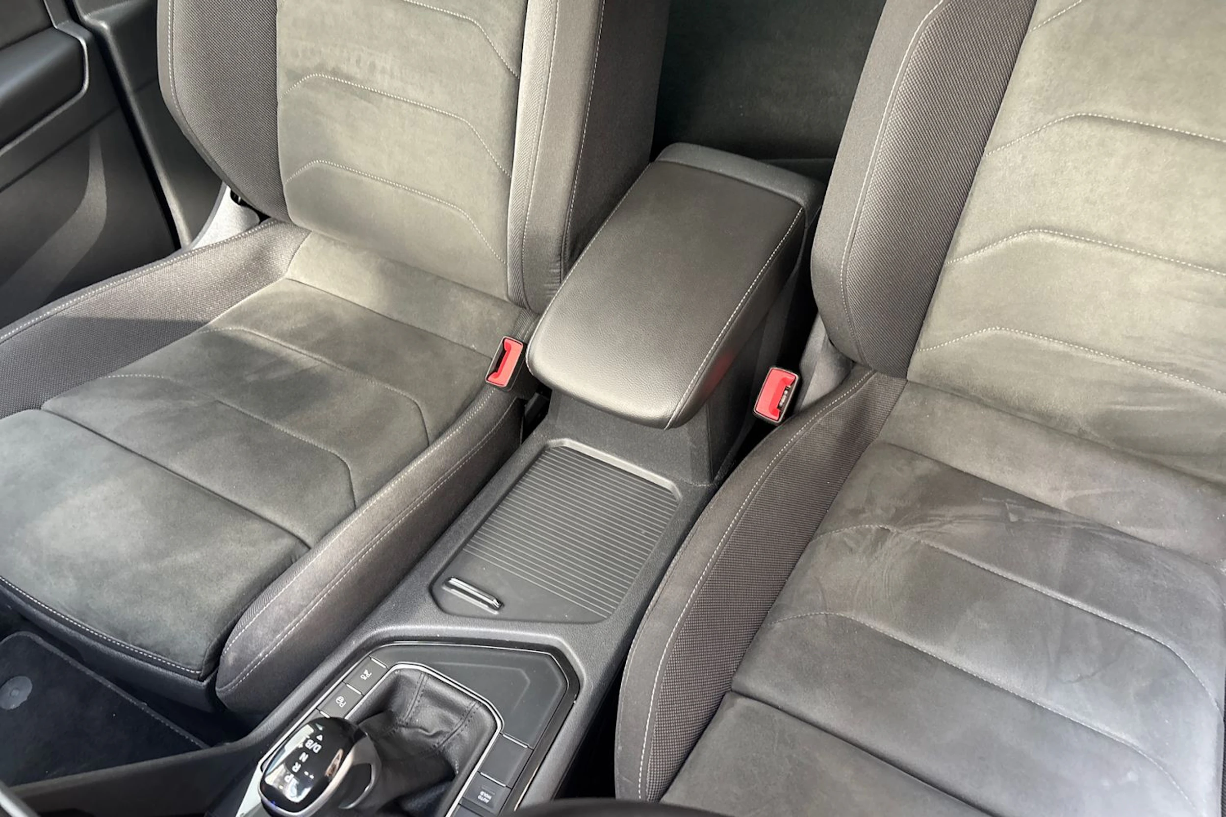 met. sininen Volkswagen Tiguan 2024 kuva 26.