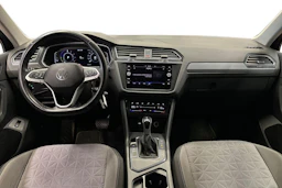 harmaa Volkswagen Tiguan 2023 kuva 9.