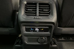 harmaa Volkswagen Tiguan 2023 kuva 16.