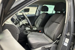 harmaa Volkswagen Tiguan 2023 kuva 17.