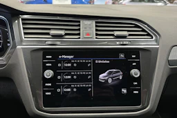 harmaa Volkswagen Tiguan 2023 kuva 20.