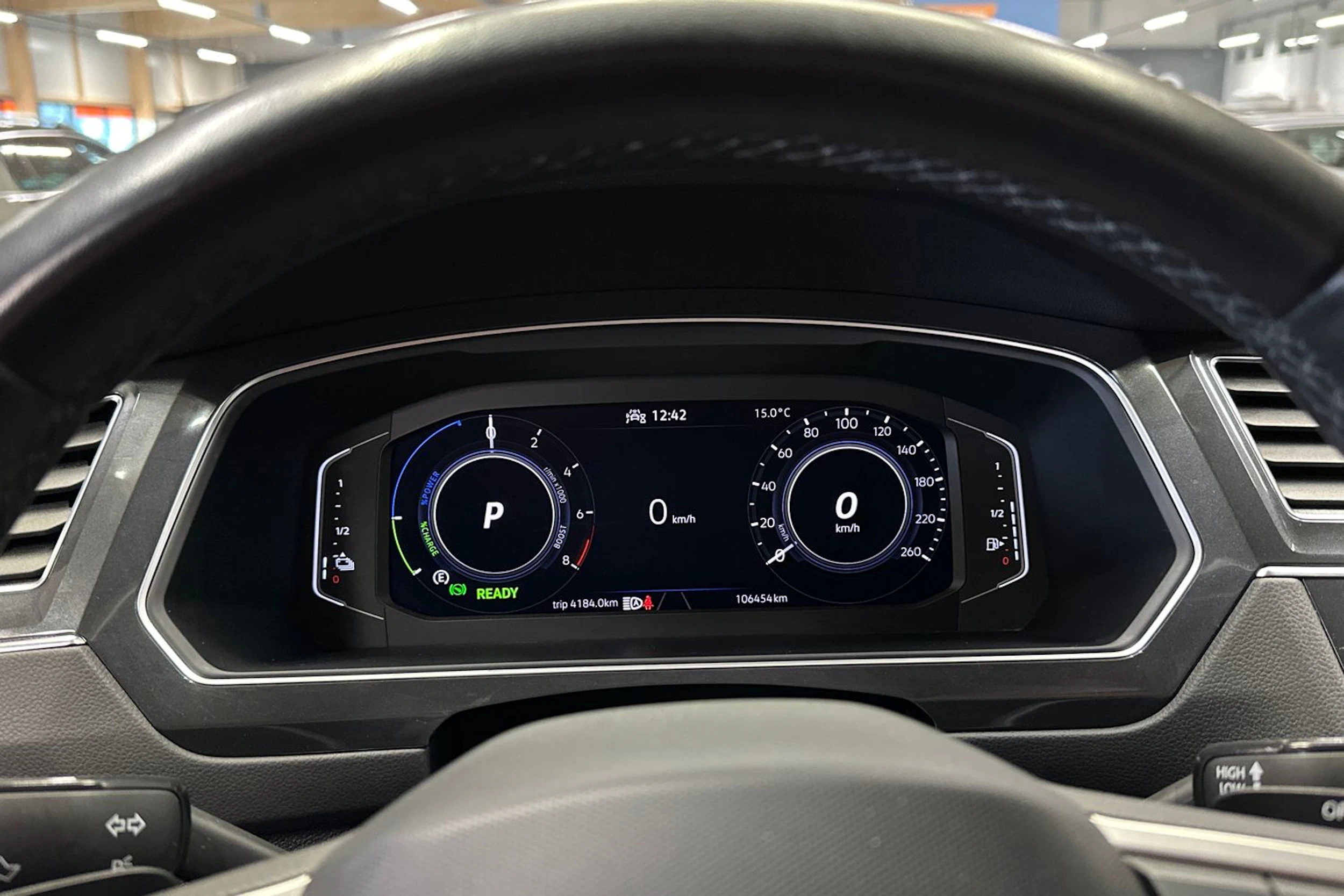 harmaa Volkswagen Tiguan 2023 kuva 23.
