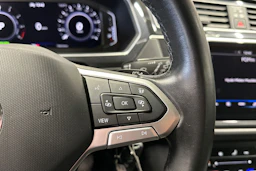 harmaa Volkswagen Tiguan 2023 kuva 25.