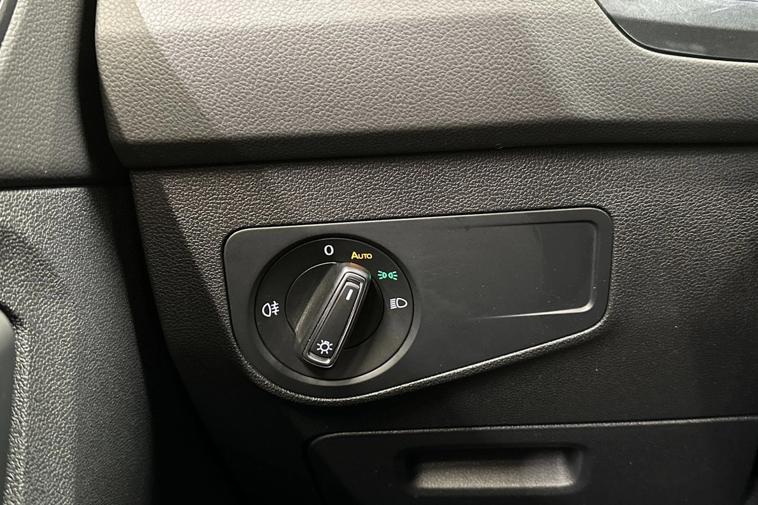 harmaa Volkswagen Tiguan 2023 kuva 26.