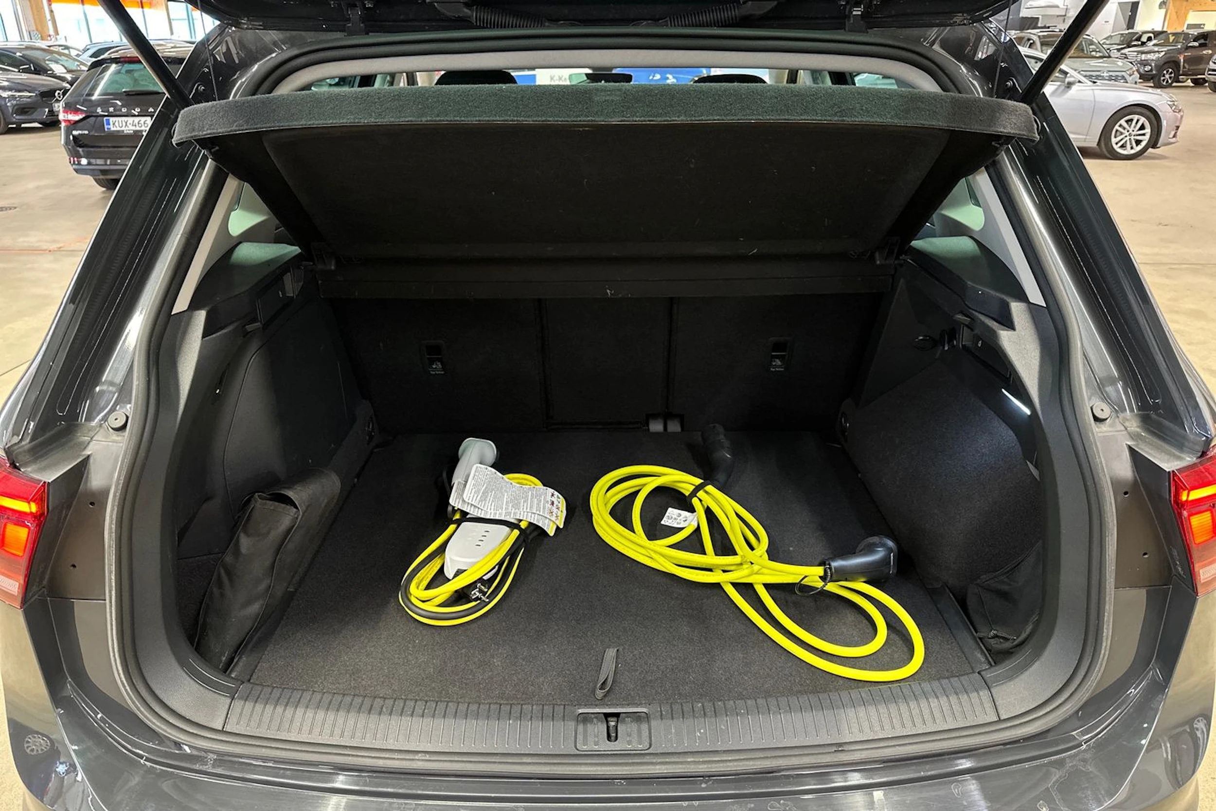 harmaa Volkswagen Tiguan 2023 kuva 28.