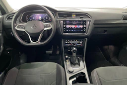 Sininen Volkswagen Tiguan 2023 kuva 9.