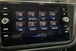 Sininen Volkswagen Tiguan 2023 kuva 22.