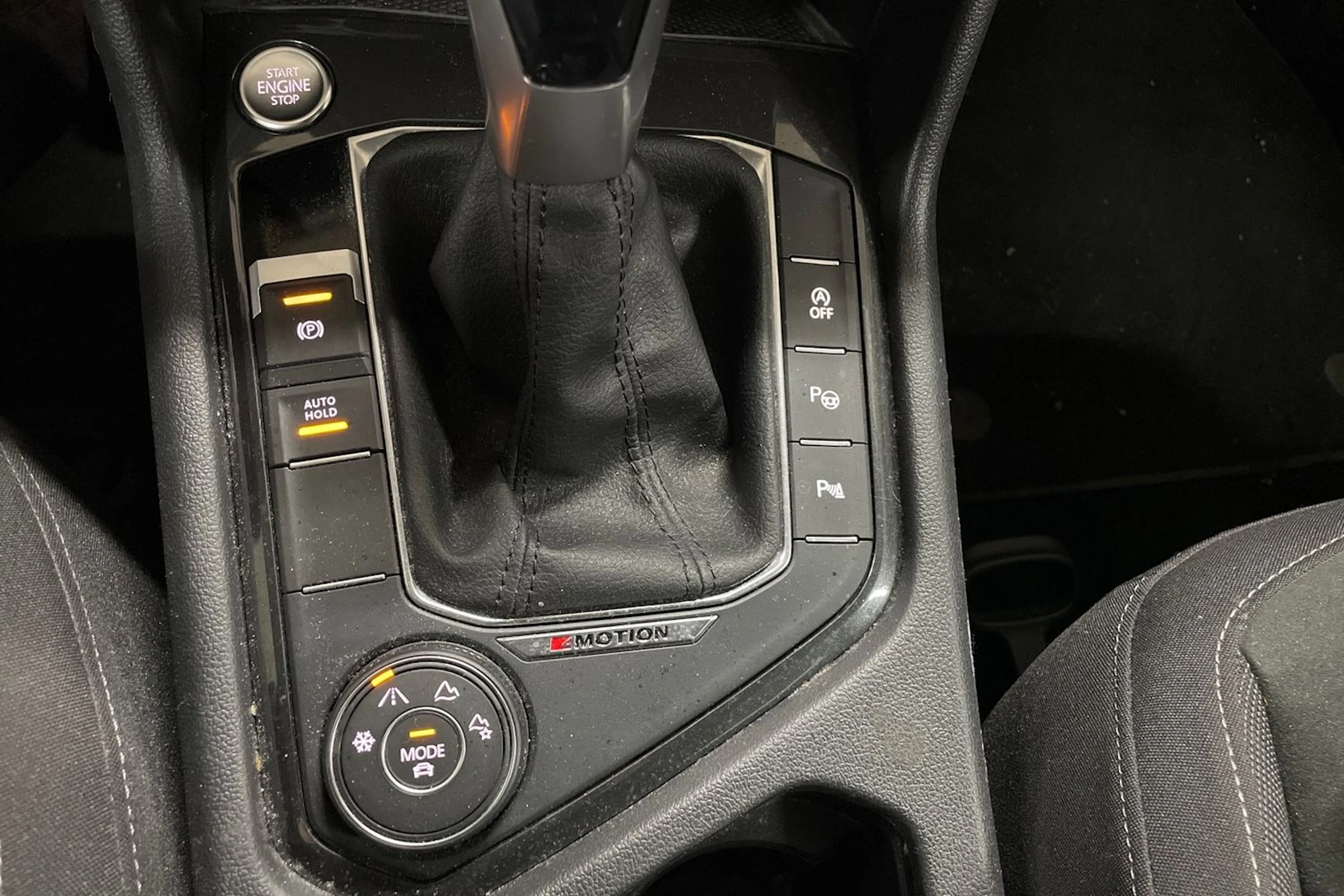Sininen Volkswagen Tiguan 2023 kuva 30.