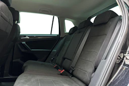 musta Volkswagen Tiguan 2023 kuva 8.