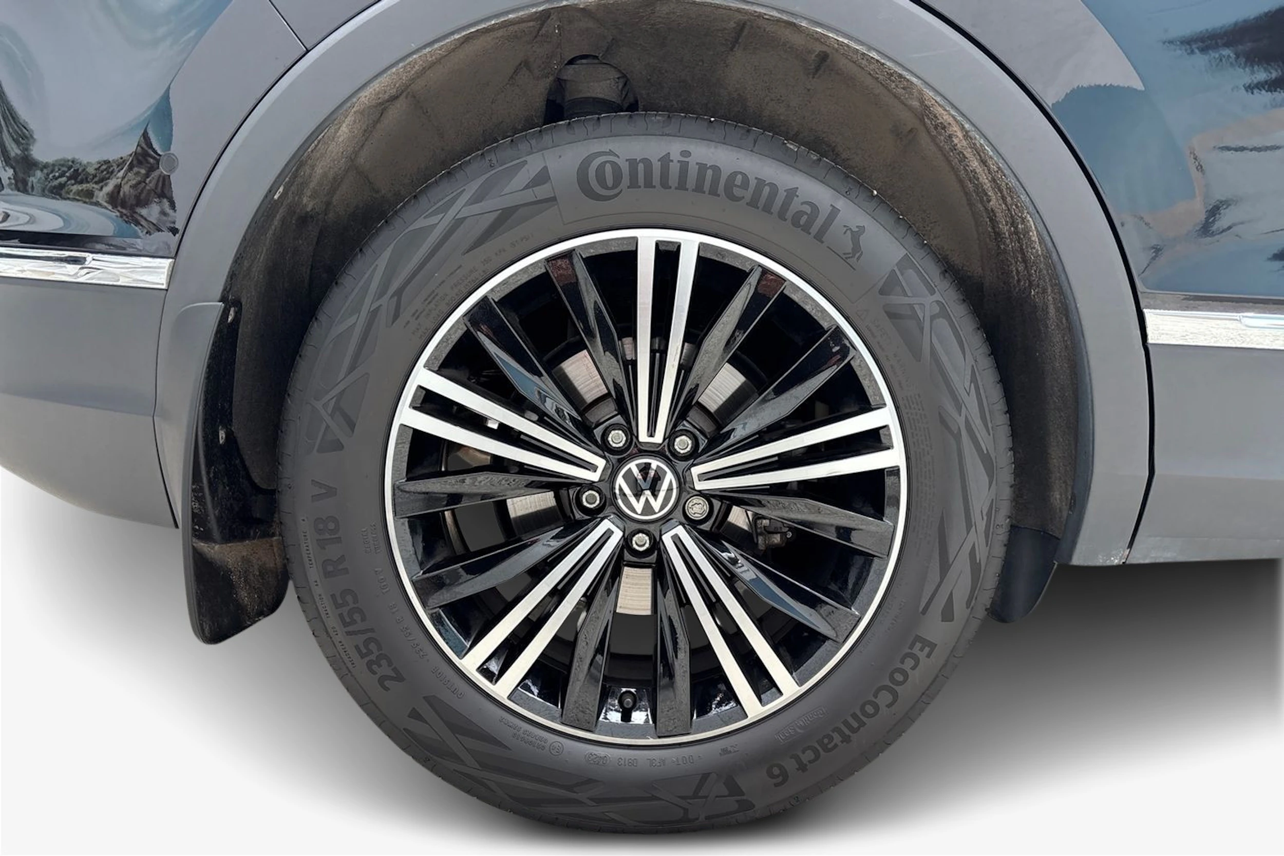 musta Volkswagen Tiguan 2023 kuva 9.