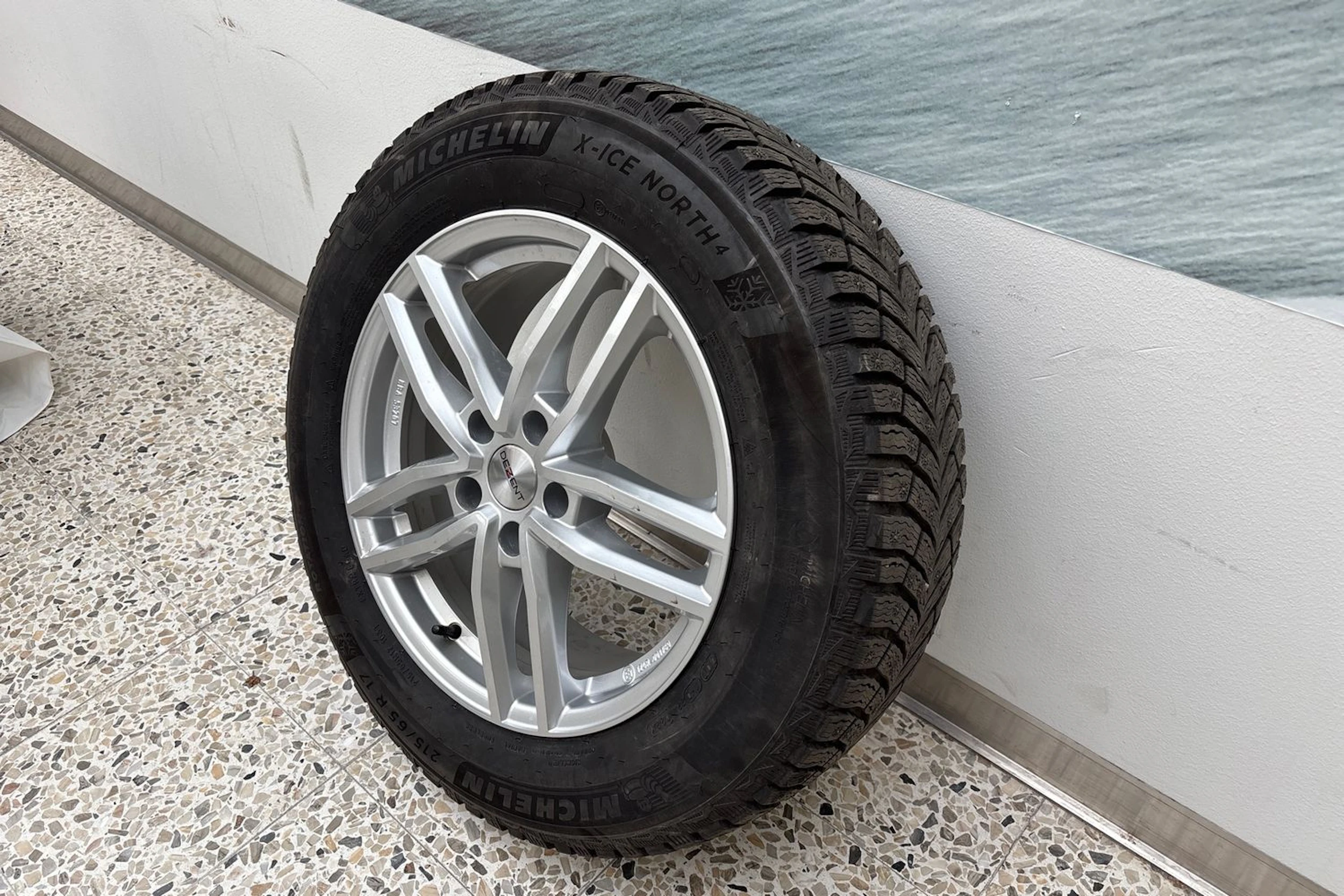 musta Volkswagen Tiguan 2023 kuva 10.