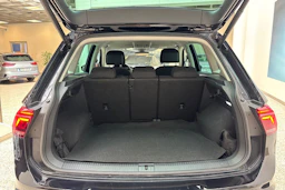 musta Volkswagen Tiguan 2023 kuva 11.