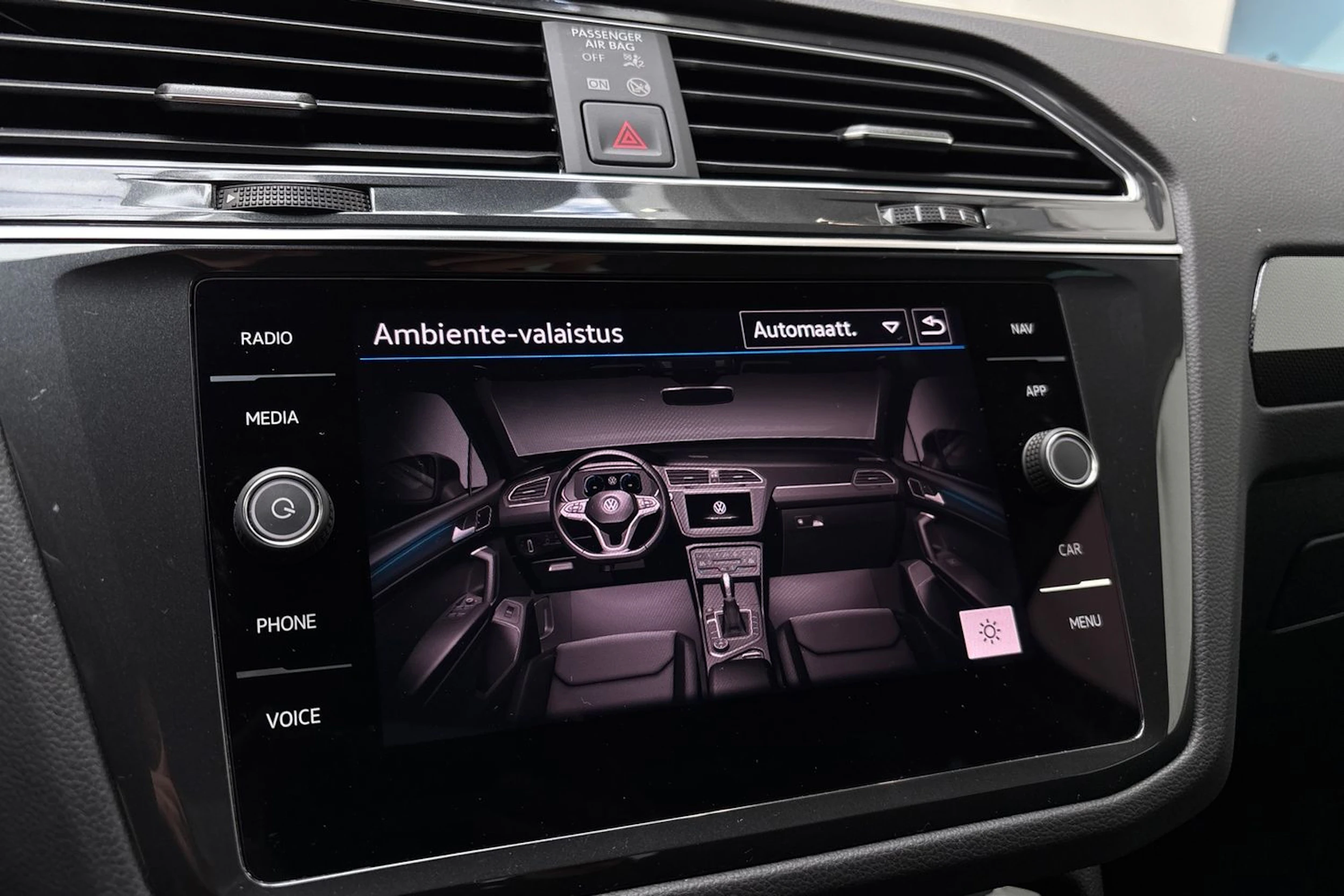 musta Volkswagen Tiguan 2023 kuva 26.