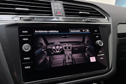 musta Volkswagen Tiguan 2023 kuva 26.