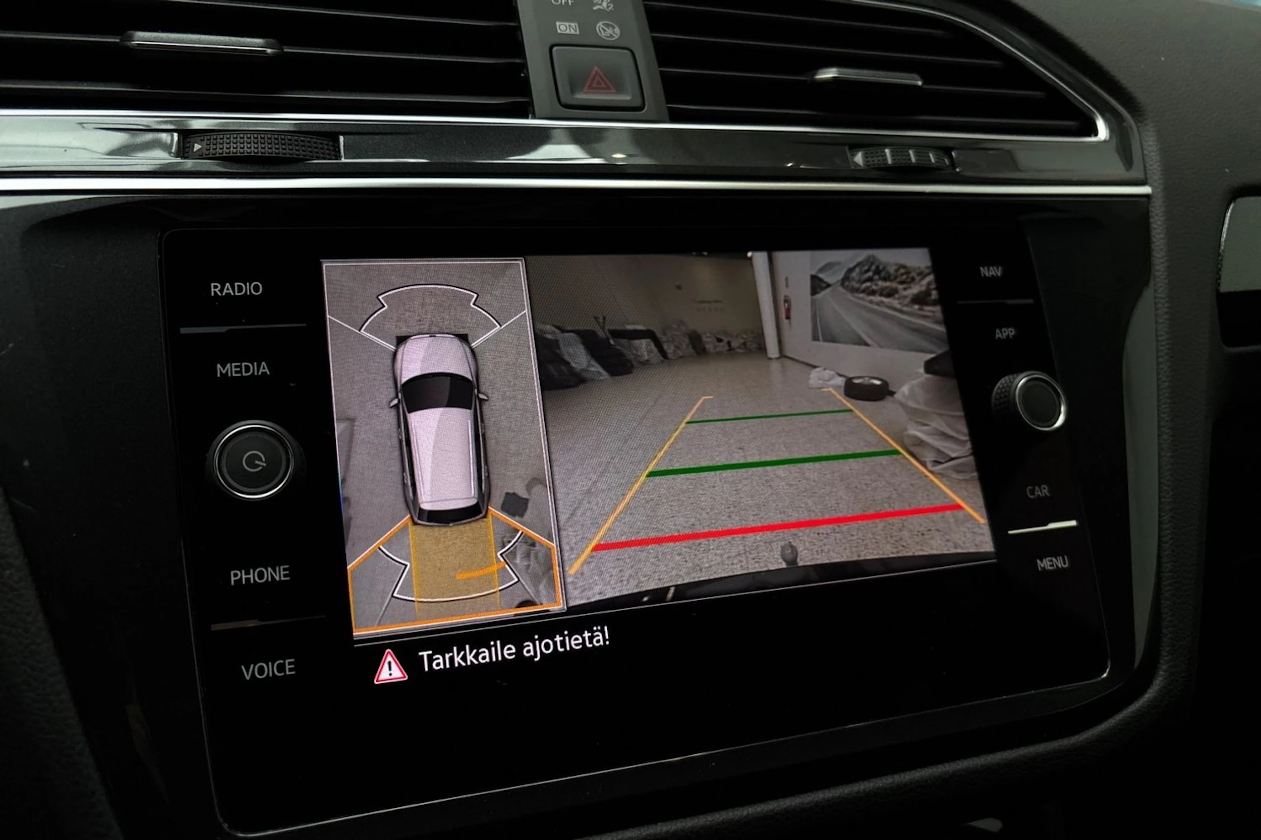 musta Volkswagen Tiguan 2023 kuva 27.