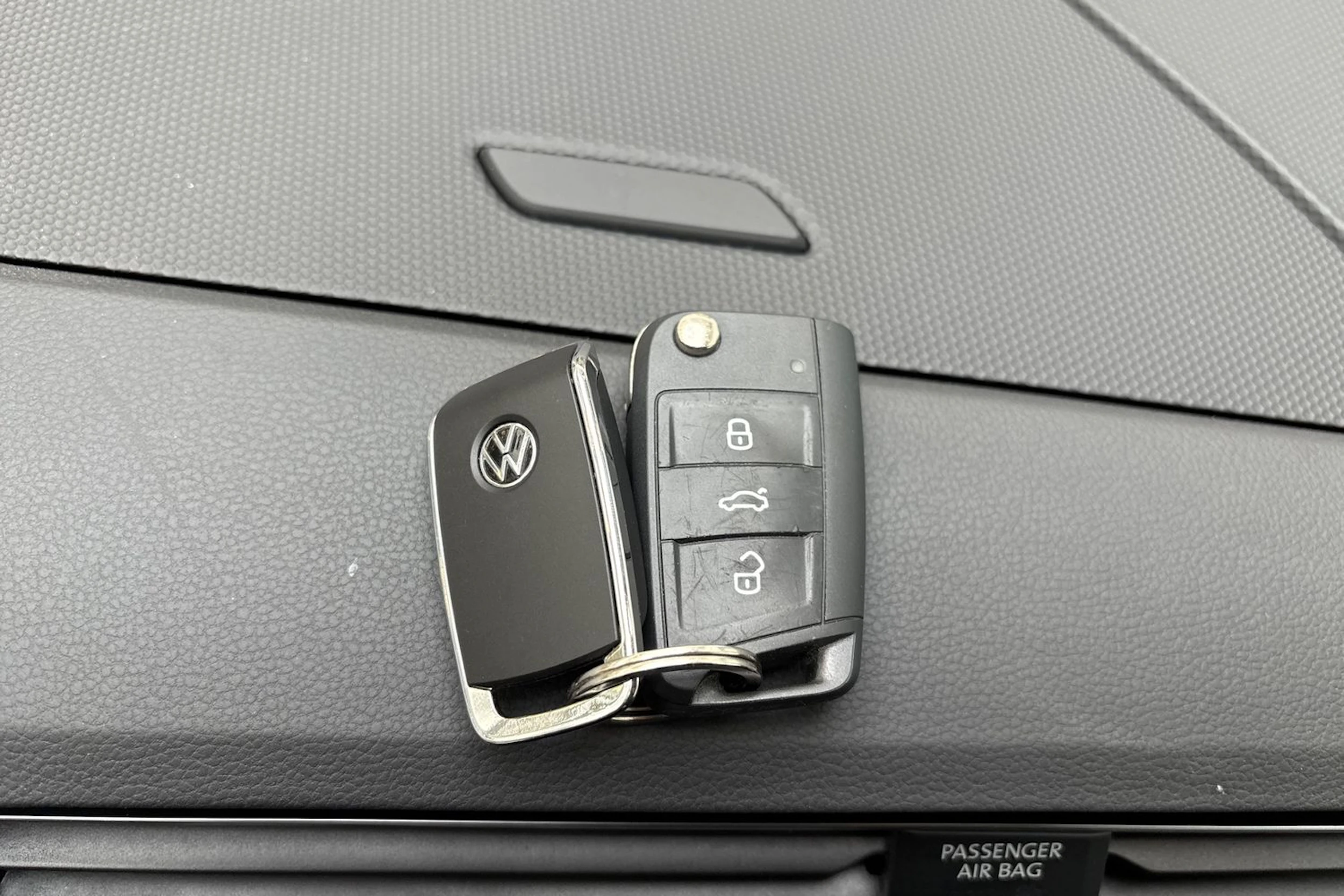 musta Volkswagen Tiguan 2023 kuva 28.