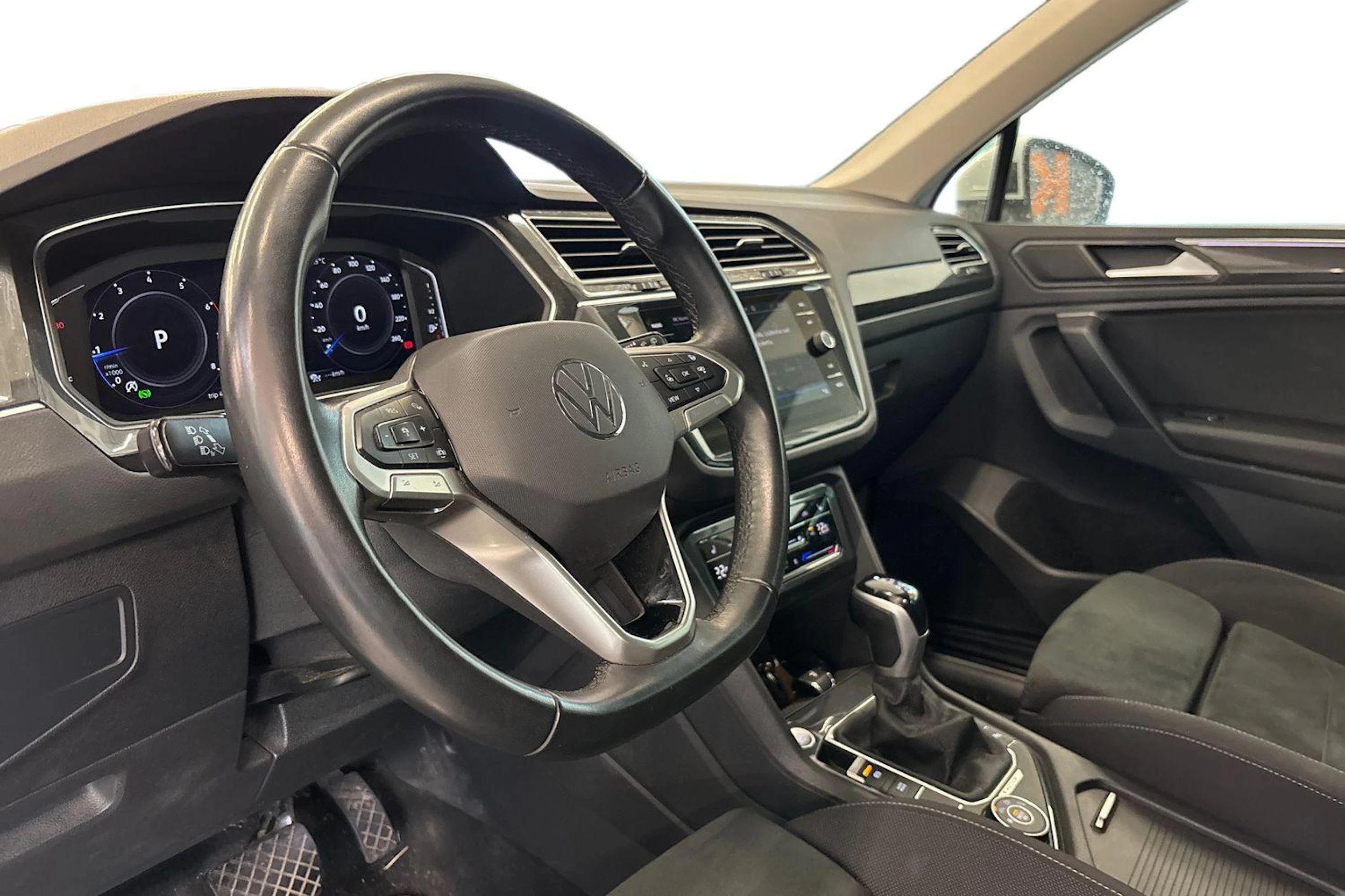 Valkoinen Volkswagen Tiguan 2023 kuva 3.