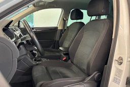 Valkoinen Volkswagen Tiguan 2023 kuva 4.