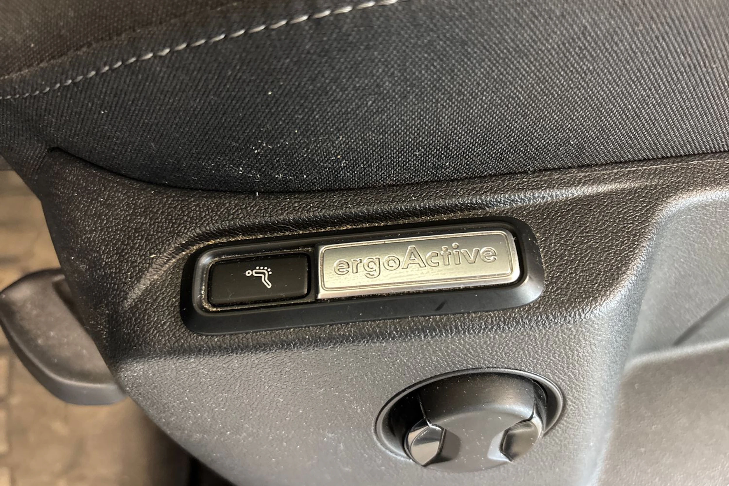 Valkoinen Volkswagen Tiguan 2023 kuva 5.