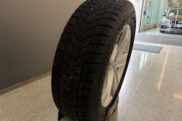 Valkoinen Volkswagen Tiguan 2023 kuva 11.