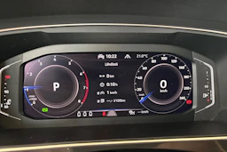 Valkoinen Volkswagen Tiguan 2023 kuva 15.