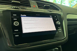 Valkoinen Volkswagen Tiguan 2023 kuva 20.