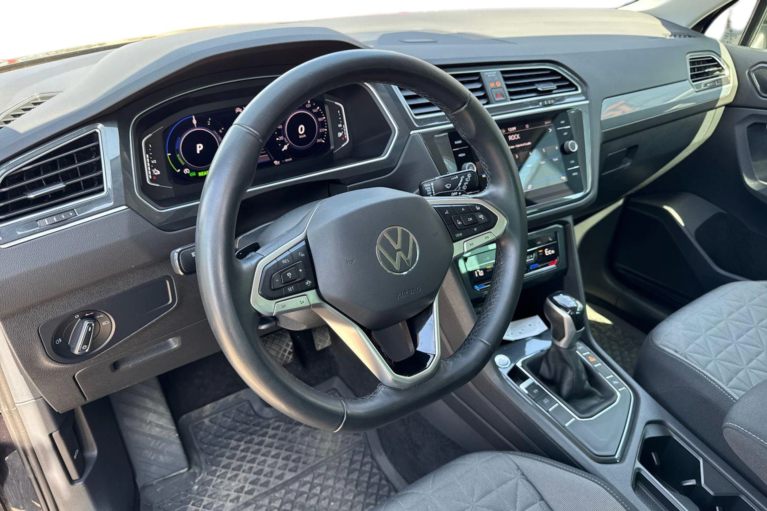 musta Volkswagen Tiguan 2023 kuva 3.
