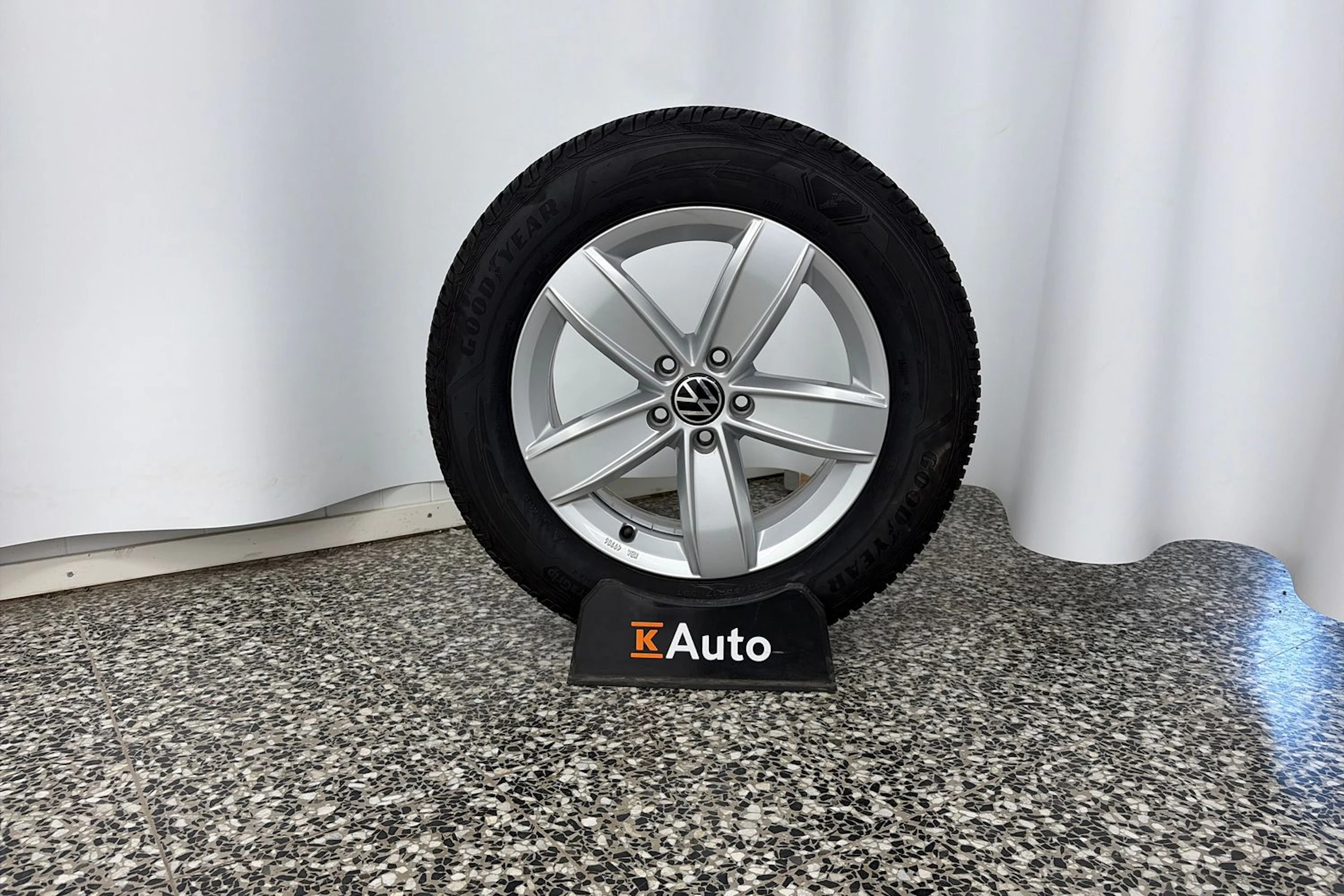 musta Volkswagen Tiguan 2023 kuva 10.