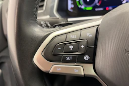 musta Volkswagen Tiguan 2023 kuva 16.