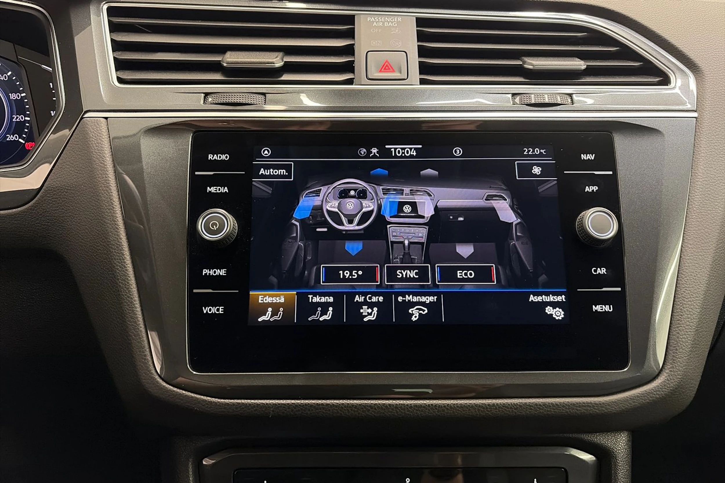 musta Volkswagen Tiguan 2023 kuva 22.