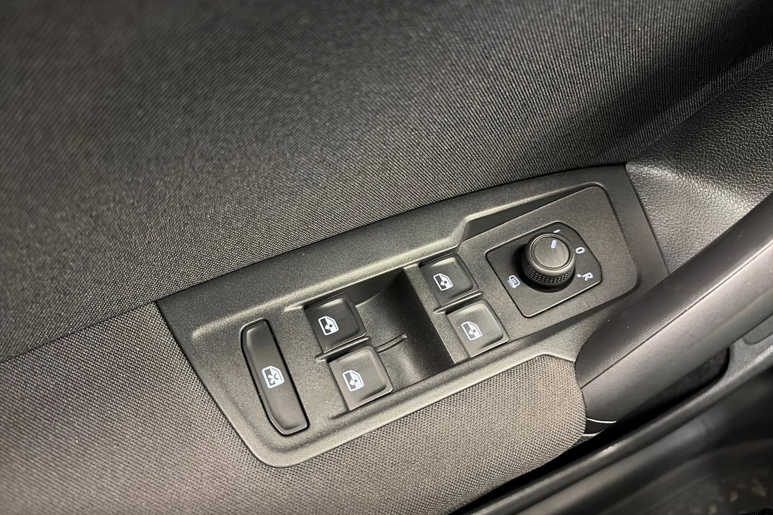 musta Volkswagen Tiguan 2023 kuva 27.