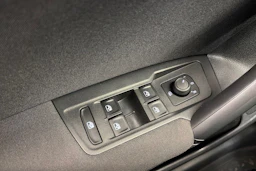 musta Volkswagen Tiguan 2023 kuva 27.