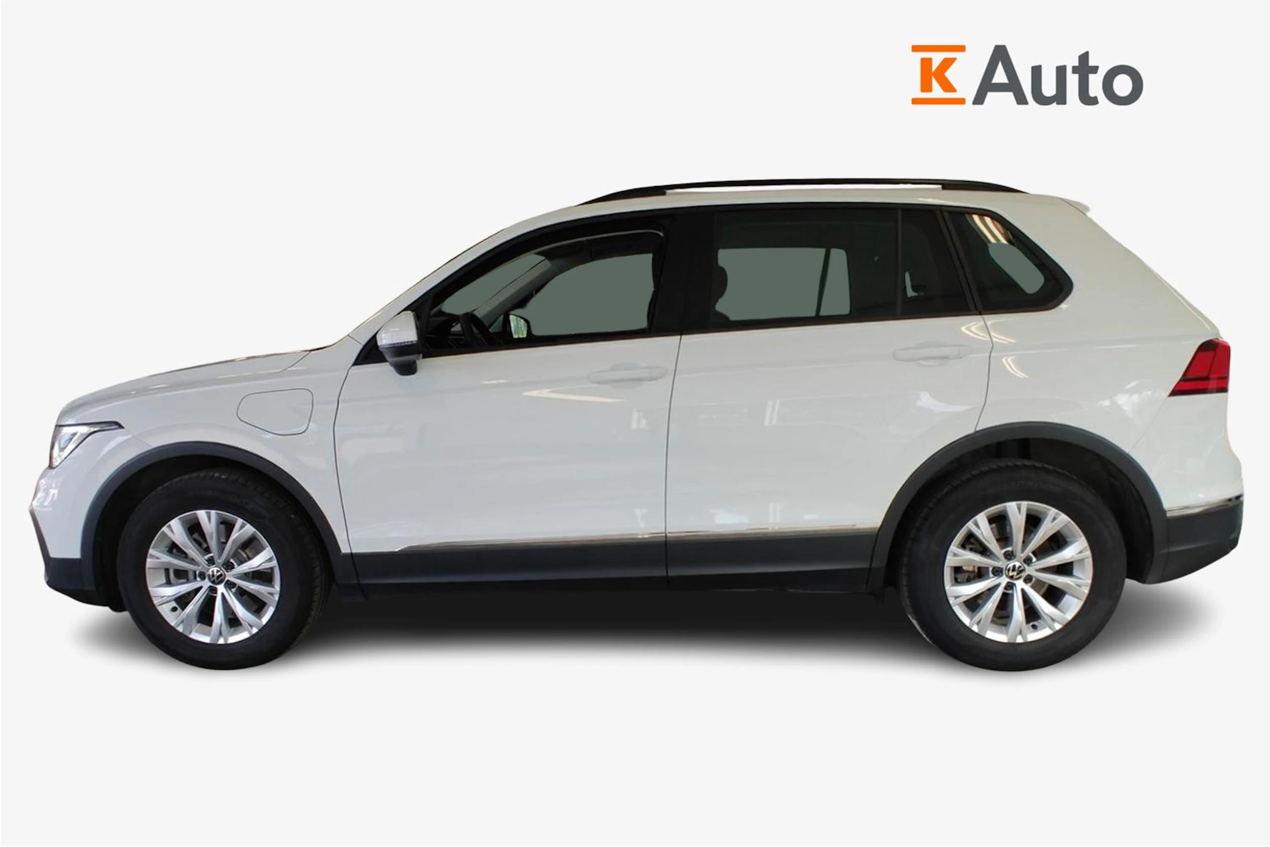 valkoinen Volkswagen Tiguan 2023 kuva 7.
