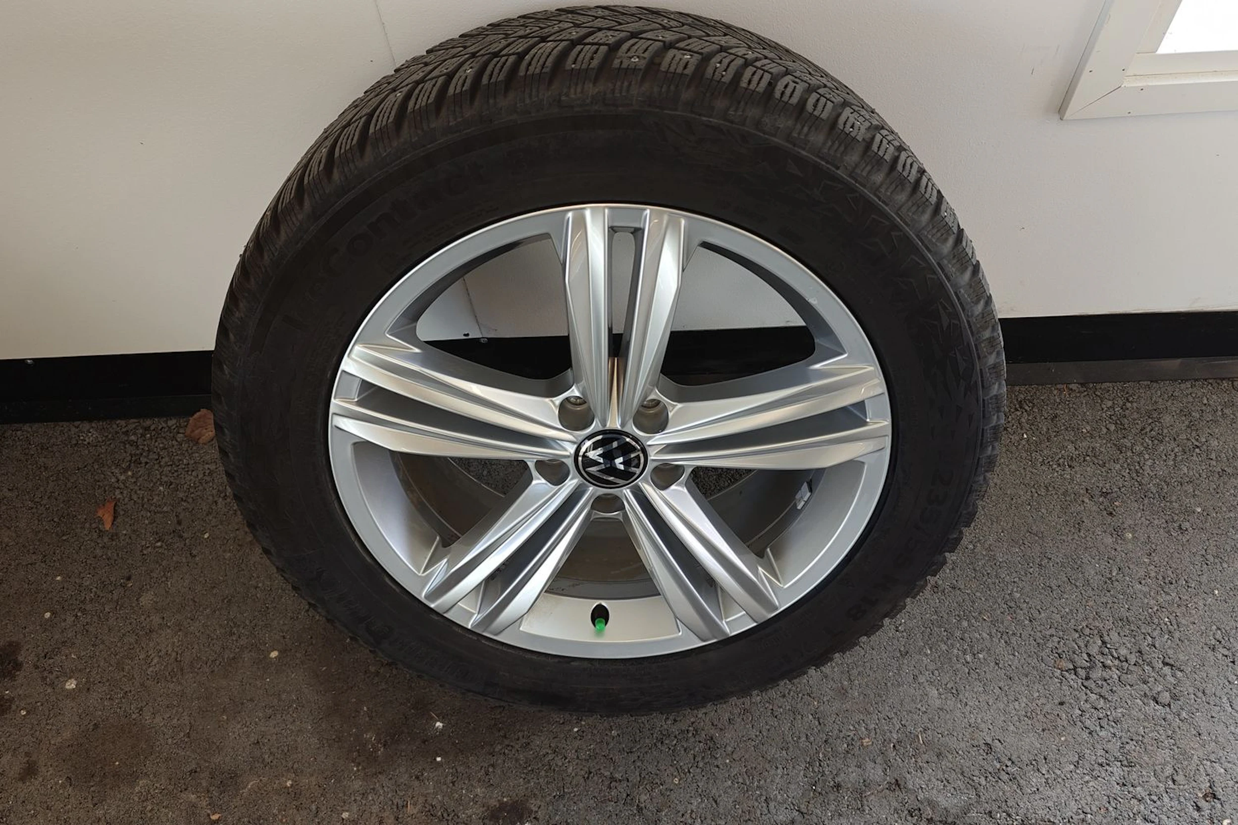 valkoinen Volkswagen Tiguan 2023 kuva 13.