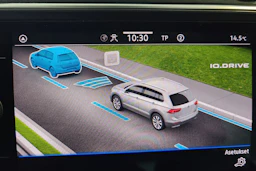 valkoinen Volkswagen Tiguan 2023 kuva 17.