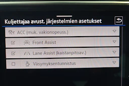 valkoinen Volkswagen Tiguan 2023 kuva 18.