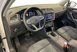 Valkoinen Volkswagen Tiguan 2023 kuva 6.