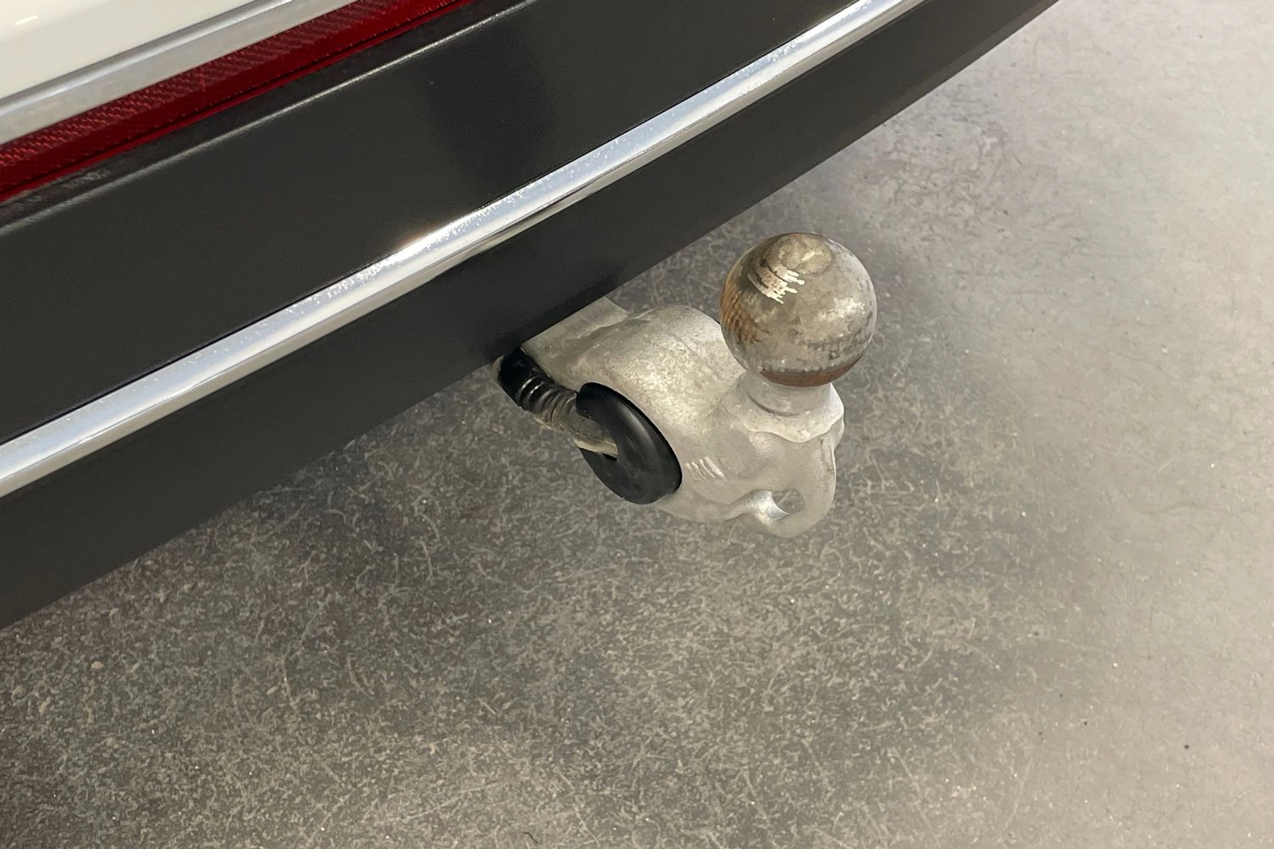 Valkoinen Volkswagen Tiguan 2023 kuva 18.