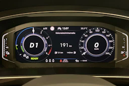 Valkoinen Volkswagen Tiguan 2023 kuva 19.