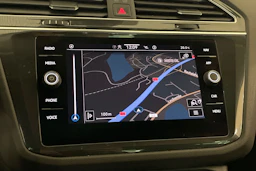 Valkoinen Volkswagen Tiguan 2023 kuva 21.