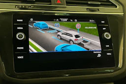 Valkoinen Volkswagen Tiguan 2023 kuva 24.