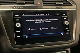 Valkoinen Volkswagen Tiguan 2023 kuva 26.