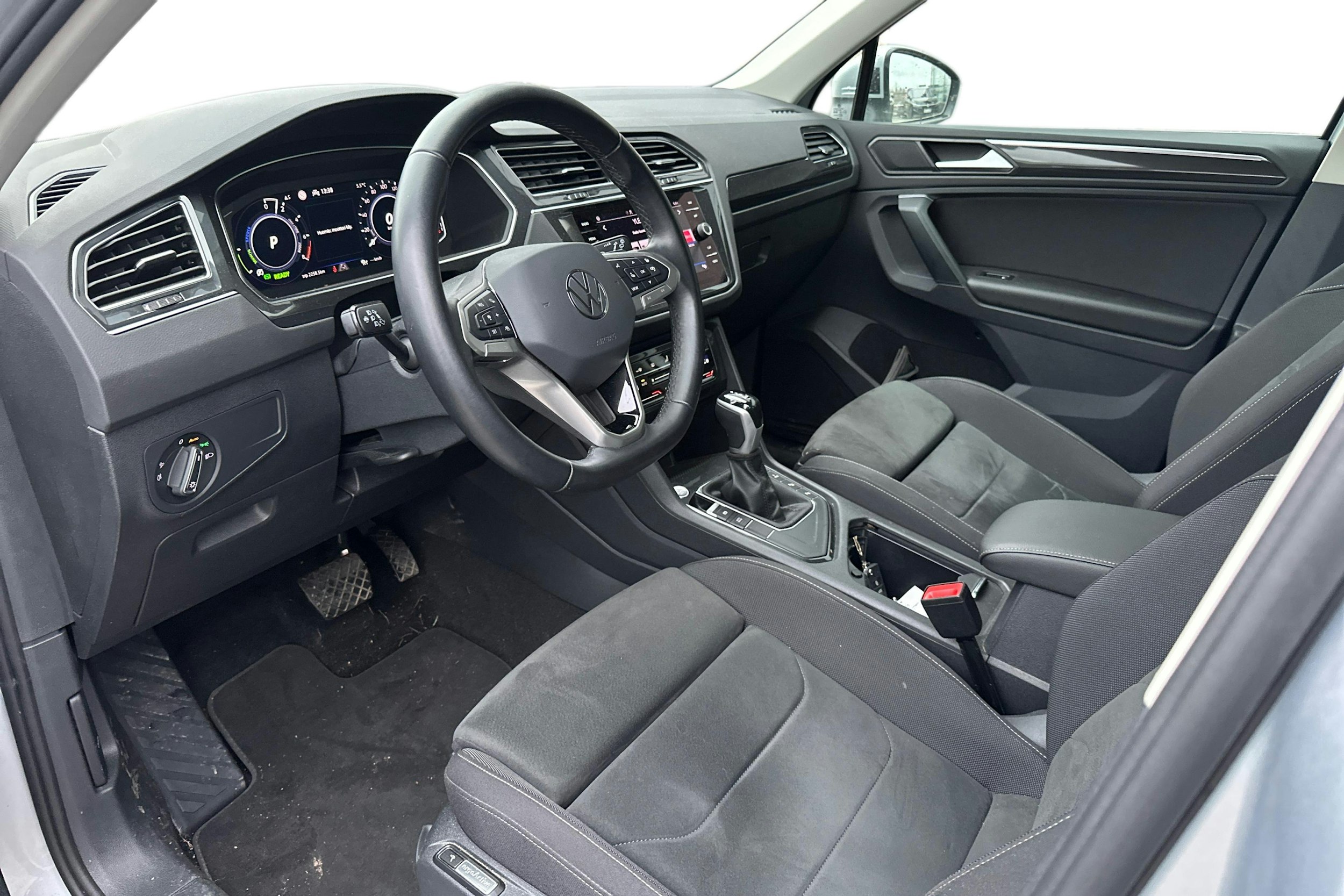 Harmaa Volkswagen Tiguan 2023 kuva 3.