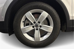 Harmaa Volkswagen Tiguan 2023 kuva 11.