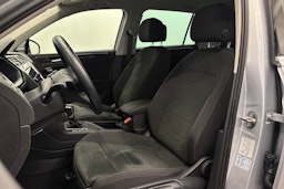 Harmaa Volkswagen Tiguan 2023 kuva 17.