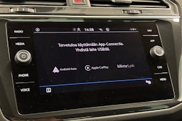 Harmaa Volkswagen Tiguan 2023 kuva 22.