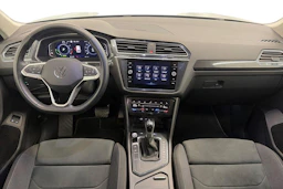 harmaa Volkswagen Tiguan 2023 kuva 9.