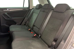 harmaa Volkswagen Tiguan 2023 kuva 11.