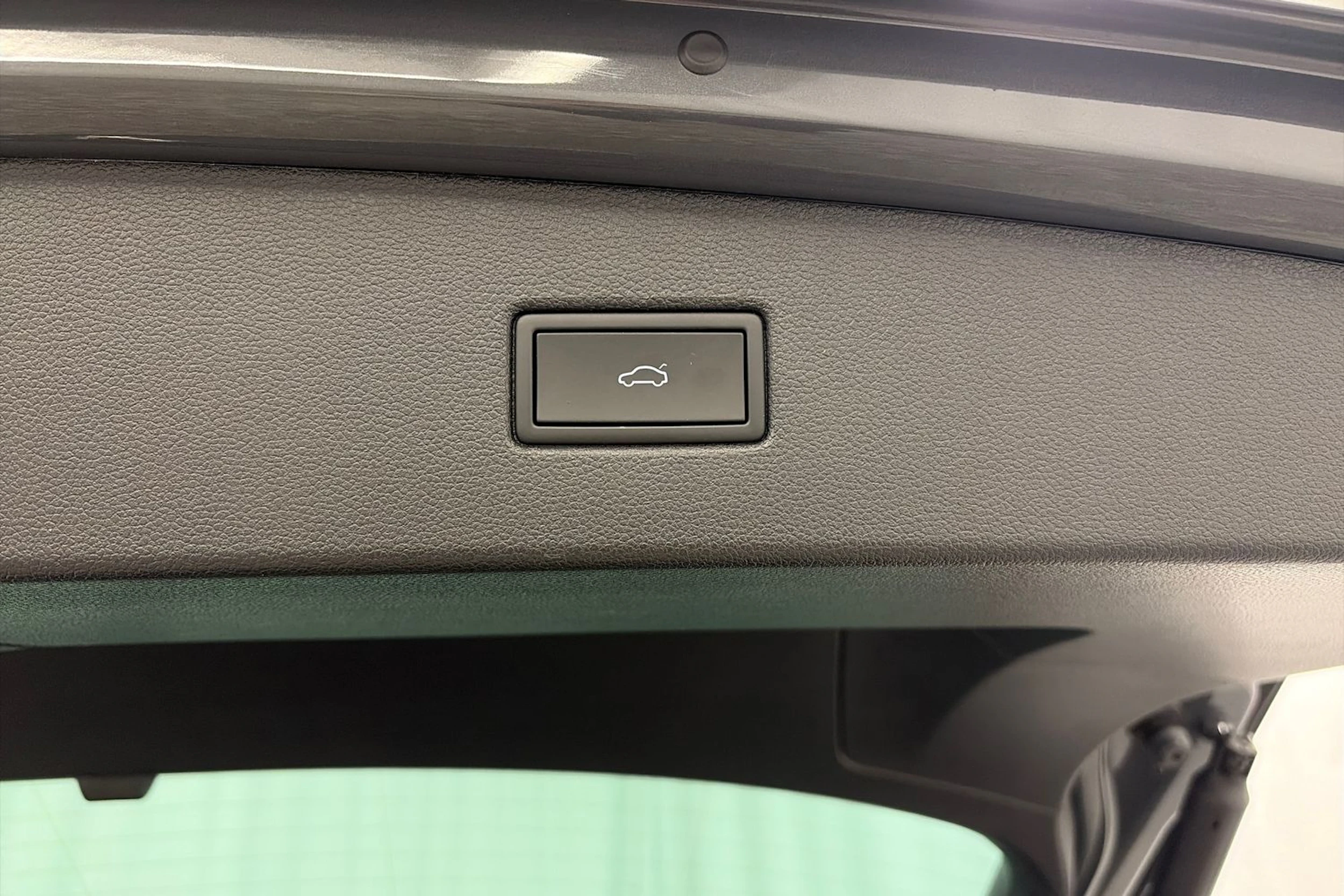 harmaa Volkswagen Tiguan 2023 kuva 16.